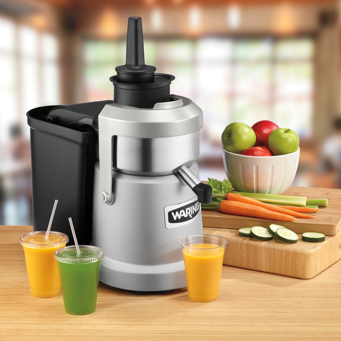 Waring WJX80X Heavy-Duty Pulp-Eject Juice Extractor